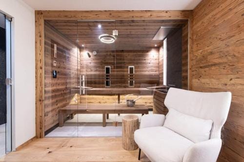 PETE Alpine Boutique Hotel - klein und fein - Private SPA Suiten und Zimmer Hotel in Saint Anton am Arlberg