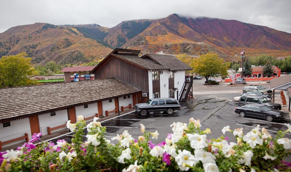Starlight Lodge Motel in Glenwood Springs