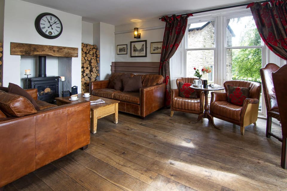 Romneys Apartments & Suites Hotel in England