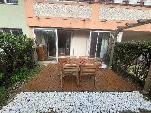 F2 avec Terasse, Parking gratuit Hotel in Montigny-le-Bretonneux