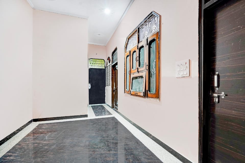 SPOT ON guest house Hotel in Uttar Pradesh