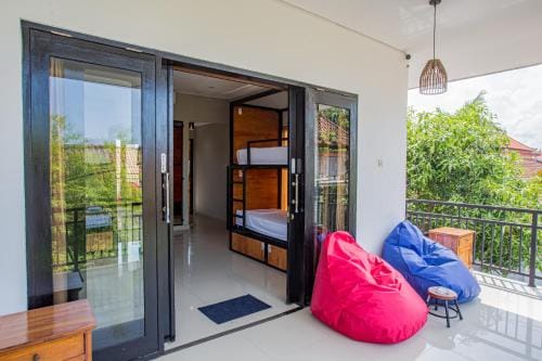 What The Duck Backpackers Hostel in North Kuta