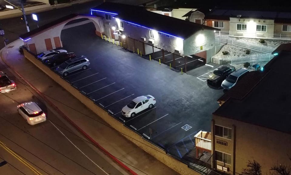 New American Inn & Suites Motel in Anaheim Hills