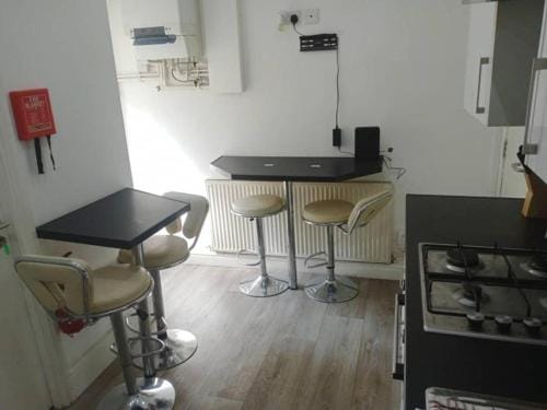 Ensuite Double-bed (H1) close to Burnley city centre Hotel in Burnley