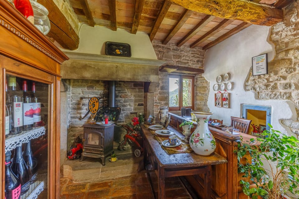 Agriturismo Biologico Castello Della Pieve Hotel in Marche