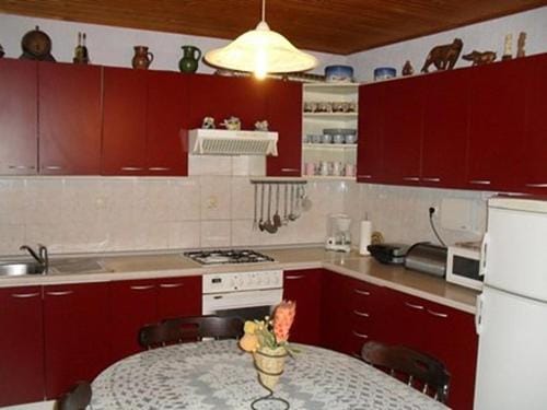 Apartments and rooms by the sea Brodarica, Sibenik - 15466 Hotel in Šibenik-Knin County, Croatia