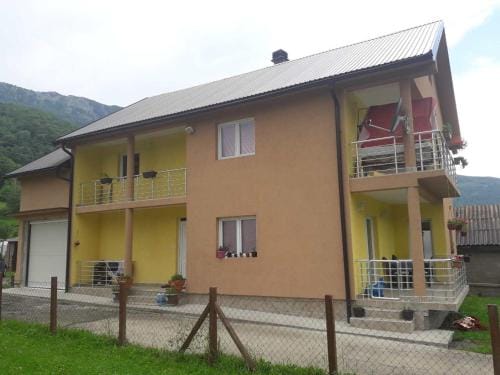 Vuceljic rooms Hotel in Montenegro