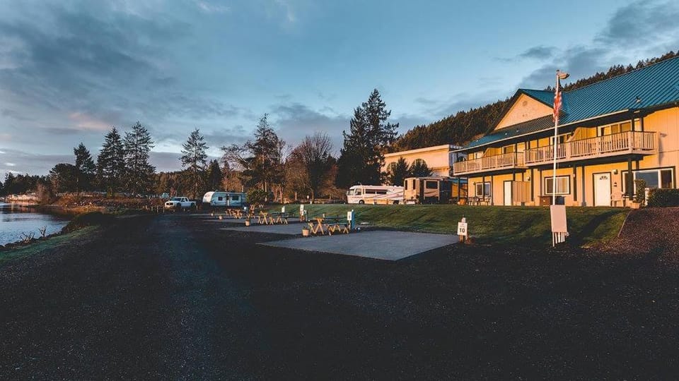 The Waterfront at Potlatch Motel in Hood Canal