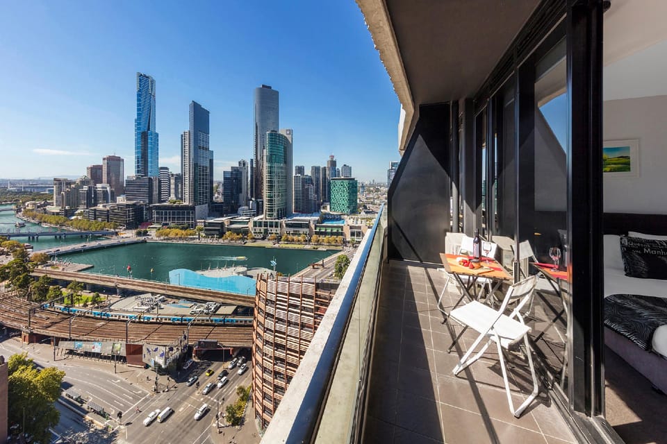 Aura on Flinders Serviced Apartments Apartment hotel in Southbank