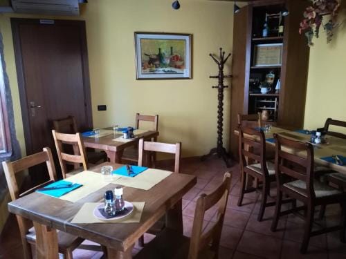 La Piazzetta Inn in Province of Brescia