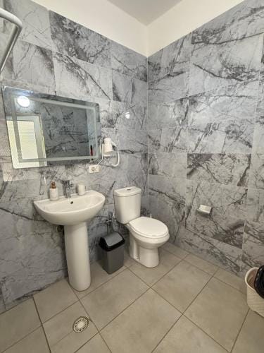 Guest House Kloen Hotel in Vlorë