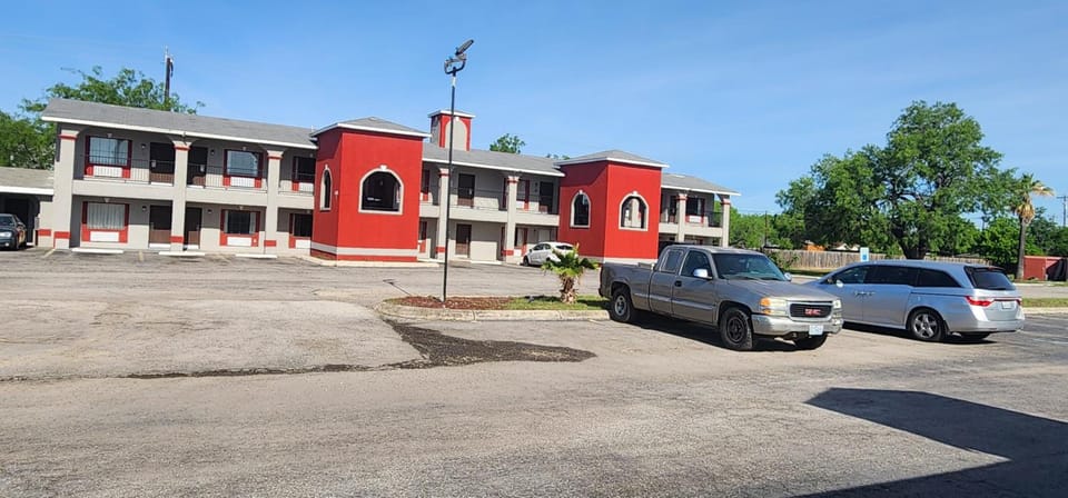 Econo Inn Lackland AFB-Seaworld San Antonio Motel in San Antonio