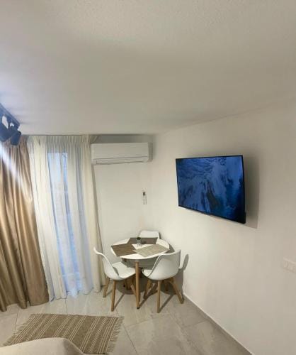 Aloha House Hotel in Montenegro