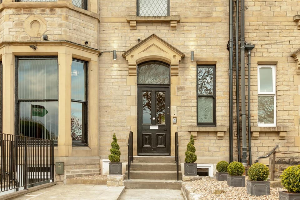 Townhouse No 12 Hotel in Huddersfield