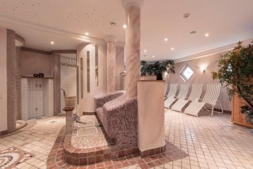 SCHMID Rooms & Apartments Hotel in Ischgl