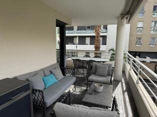 Two Bed Apt With Lovely Terrace  - 2195 Hotel in Cannes