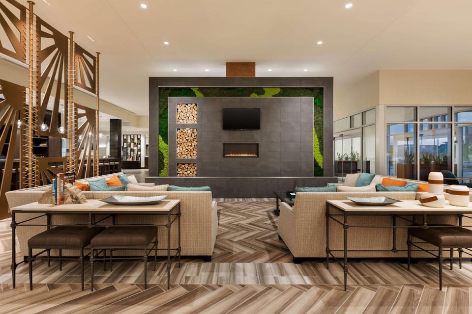 Embassy Suites by Hilton San Antonio Landmark Hotel in San Antonio