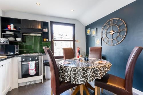Rooms by Maes y mor Town Centre Hotel in Aberystwyth