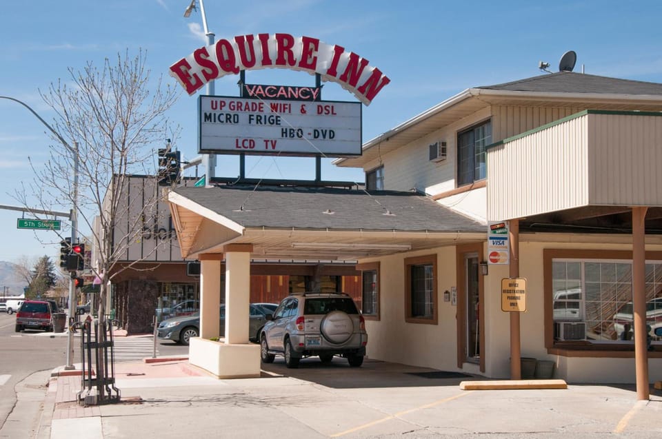 Esquire Inn Motel in Elko