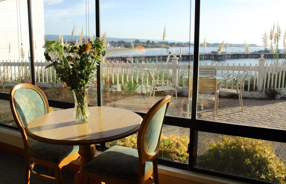 Sea & Sand Inn Hotel in Santa Cruz