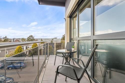 SUITE4ME - Moderne Apartments I Kuche I Balkon I Waschmaschine Hotel in Frankfurt