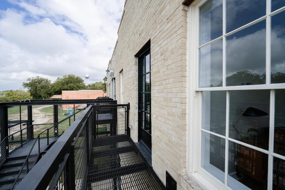 Western 1924 Luxury Lofts Hotel in San Marcos