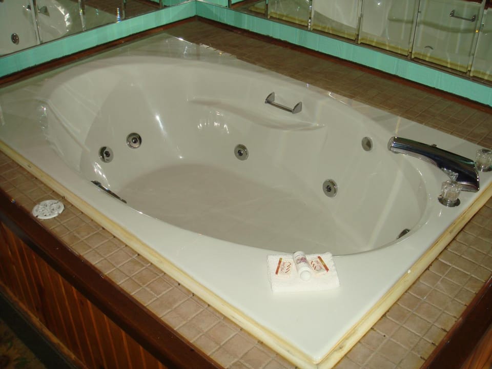 Hot tub