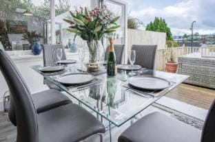 Pencw Garden View - 3 Bed Apartment - Saundersfoot Hotel in Saundersfoot