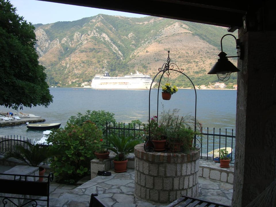 Villa Perla Del Mare Hotel in Dobrota