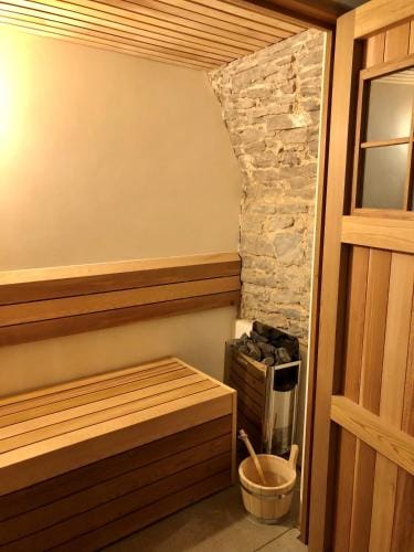 Domaine du Chateau de Haltinne-Maison du Jardinier Hotel in Wallonia, Belgium