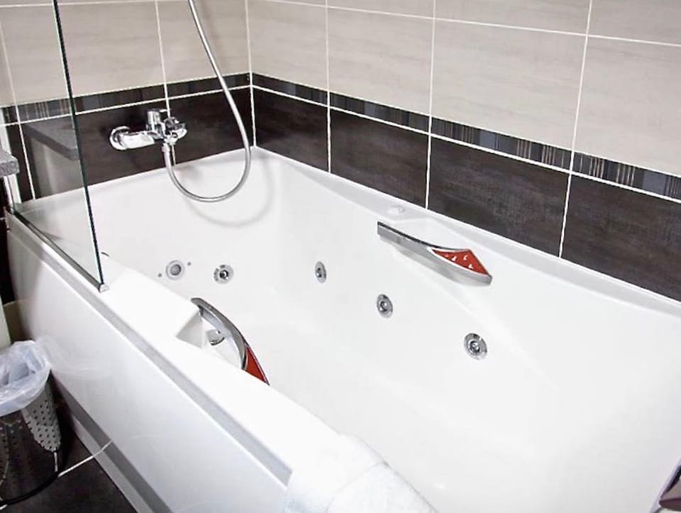 Kyriad Auray Hotel - Carnac Hotel in Auray