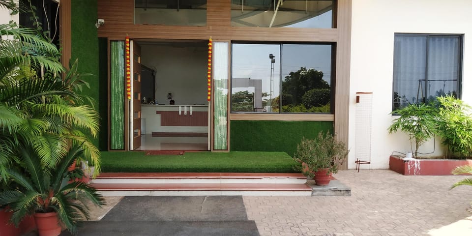 Hotel New Manas Hotel in Maharashtra