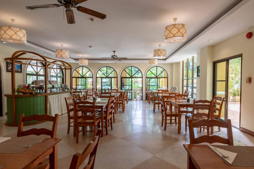 ROYAL PINEAPPLE HOTEL l a welcome to wealth and good fortune Hotel in Krabi Changwat