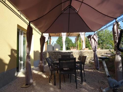 Datcha Bourguignonne, Chambres & Gite Hotel in Bourgogne-Franche-Comté