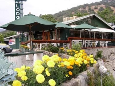 The Gateway Restaurant & Lodge Lodge in Three Rivers