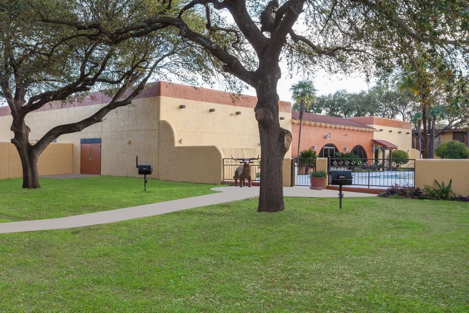 Days Inn by Wyndham Uvalde Hotel in Uvalde