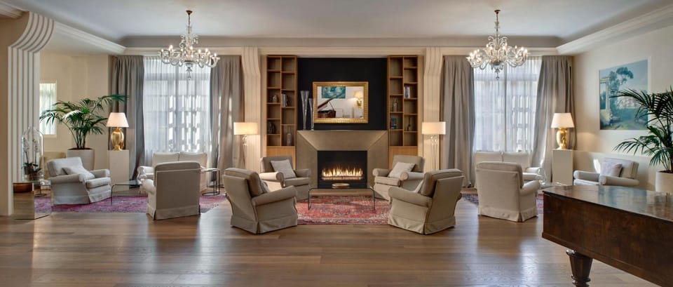 Shared lounge/TV area