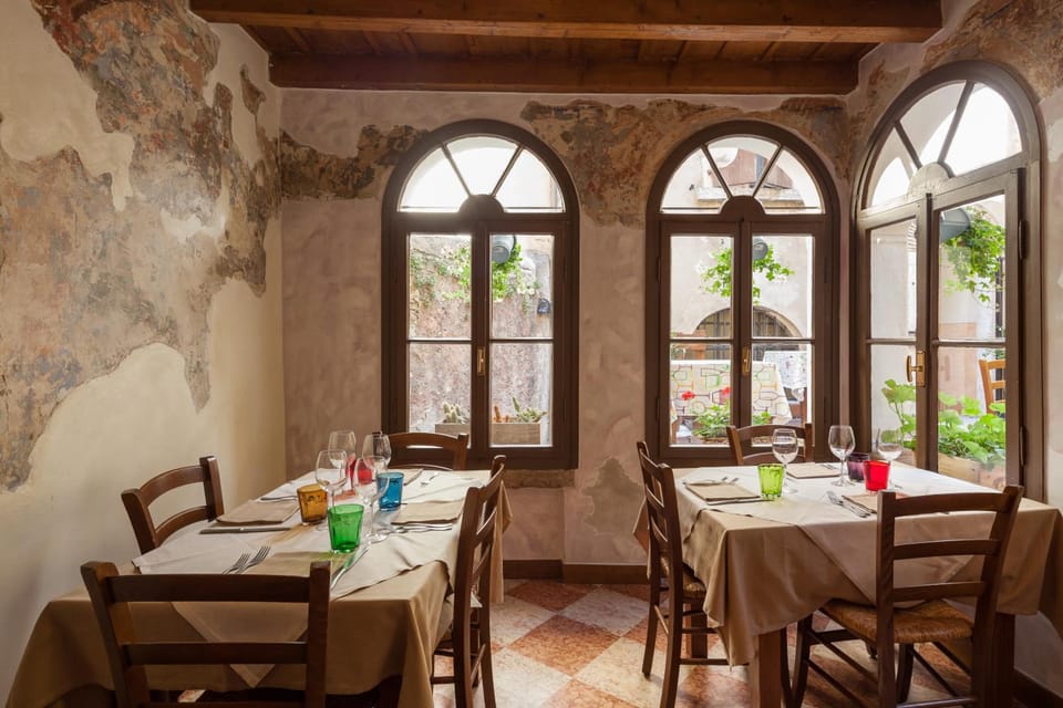 Locanda Al Centrale Hotel in Lake Garda