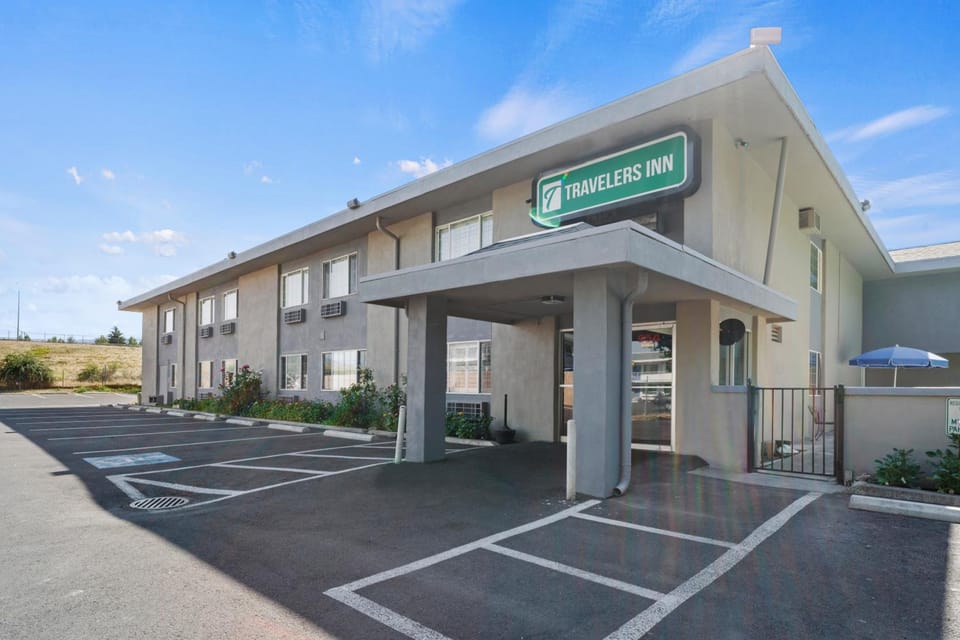Travelers Inn Medford Motel in Medford