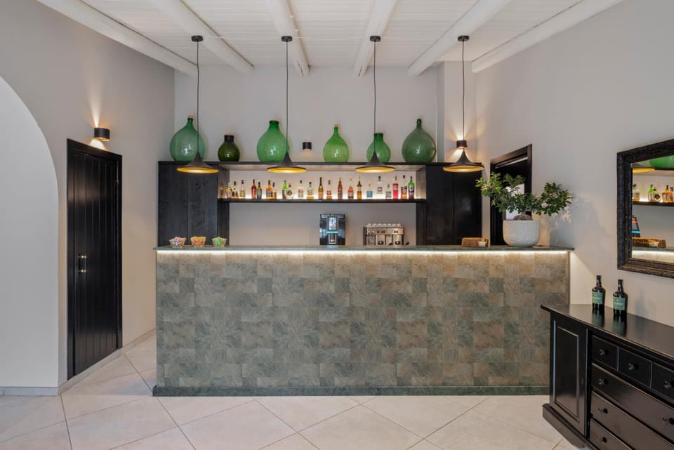 Bar/lounge