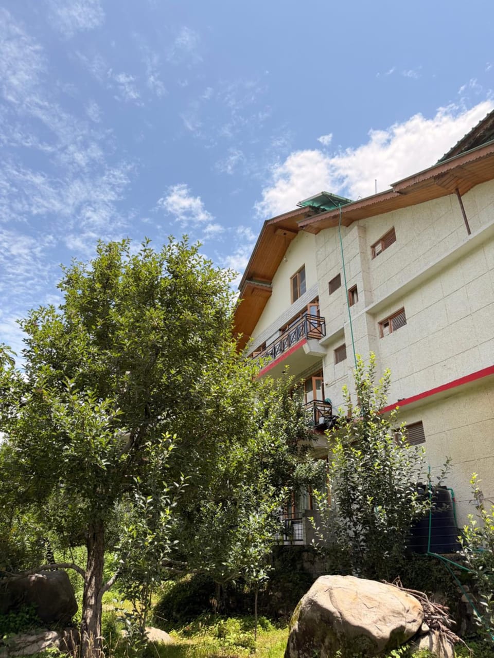 MOUNTAIN FACE COTTAGE  Hotel in Himachal Pradesh