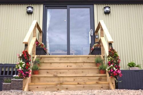 Upper Gilwern Quarry Hut Lodge in Wales