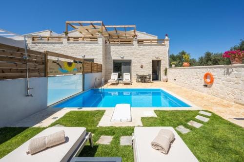 Sun Flower Villas Hotel in Agia Marina
