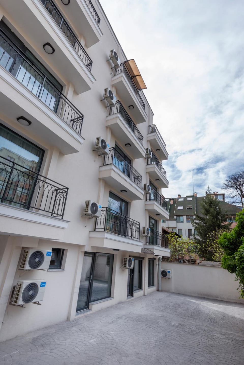 Best Guest 2 Apartments Hotel in Plovdiv