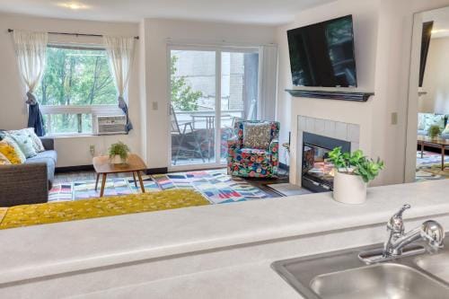 Quest Travels Hotel in Belltown