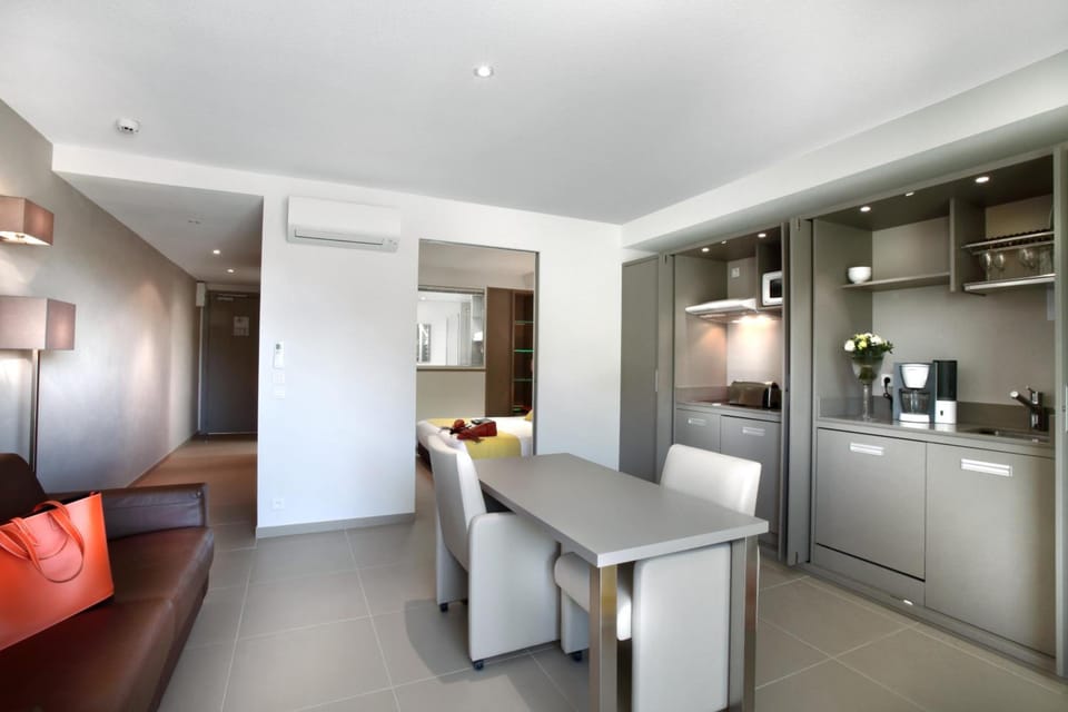 Seventeen Hotel Apartment hotel in Mouans-Sartoux