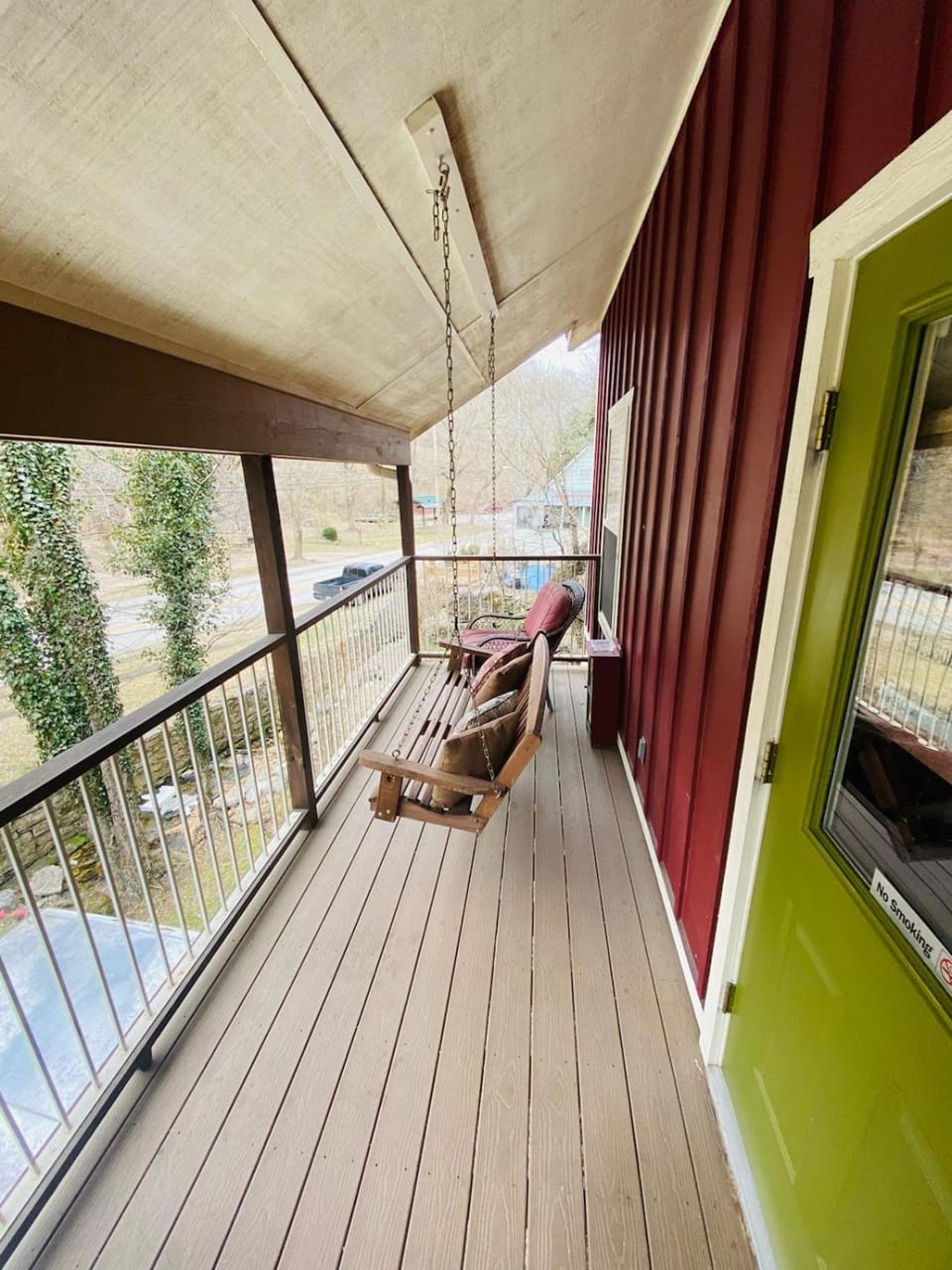 All Seasons Treehouse Village Hotel in Eureka Springs