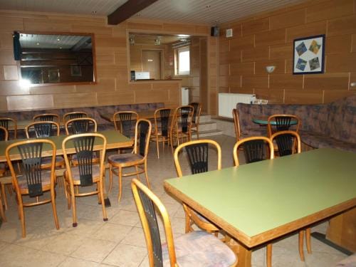 Monteurzimmer Alte Schule Heberndorf 1 Hotel in Thuringia, Germany