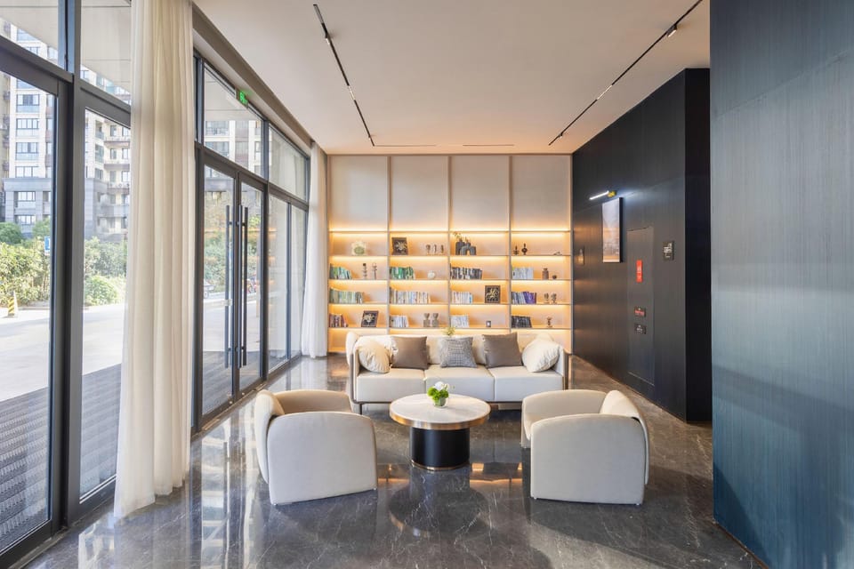 Atour Hotel Hangzhou Xiaoshan Railway South Station Xiaoshao Road Hotel in Hangzhou