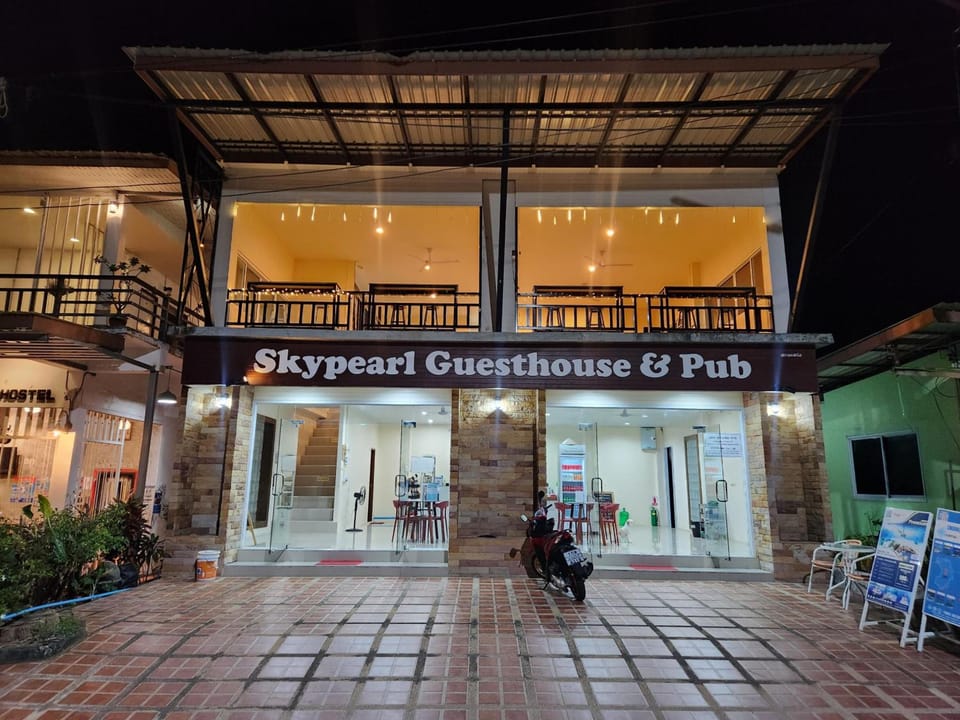 SKYPEARL Guesthouse & Café Hostel in Ko Tao